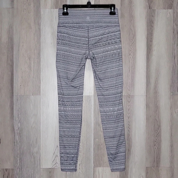 🛍Athleta Womens S Grey High Rise Jacquard Chaturanga Athletic Leggings Workout - Picture 2 of 8